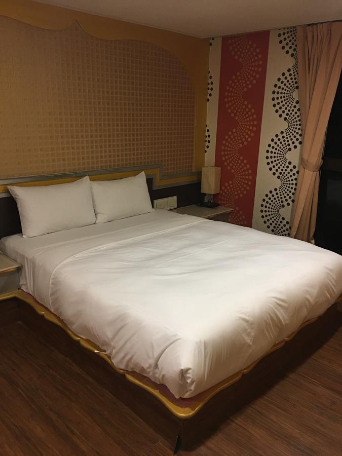 Jing Dian Business Hotel Taoyuan Exteriör bild