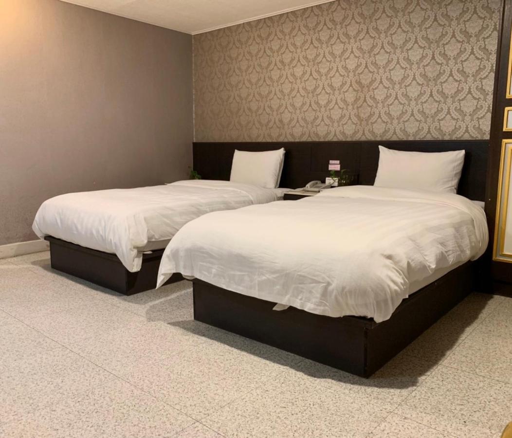 Jing Dian Business Hotel Taoyuan Exteriör bild